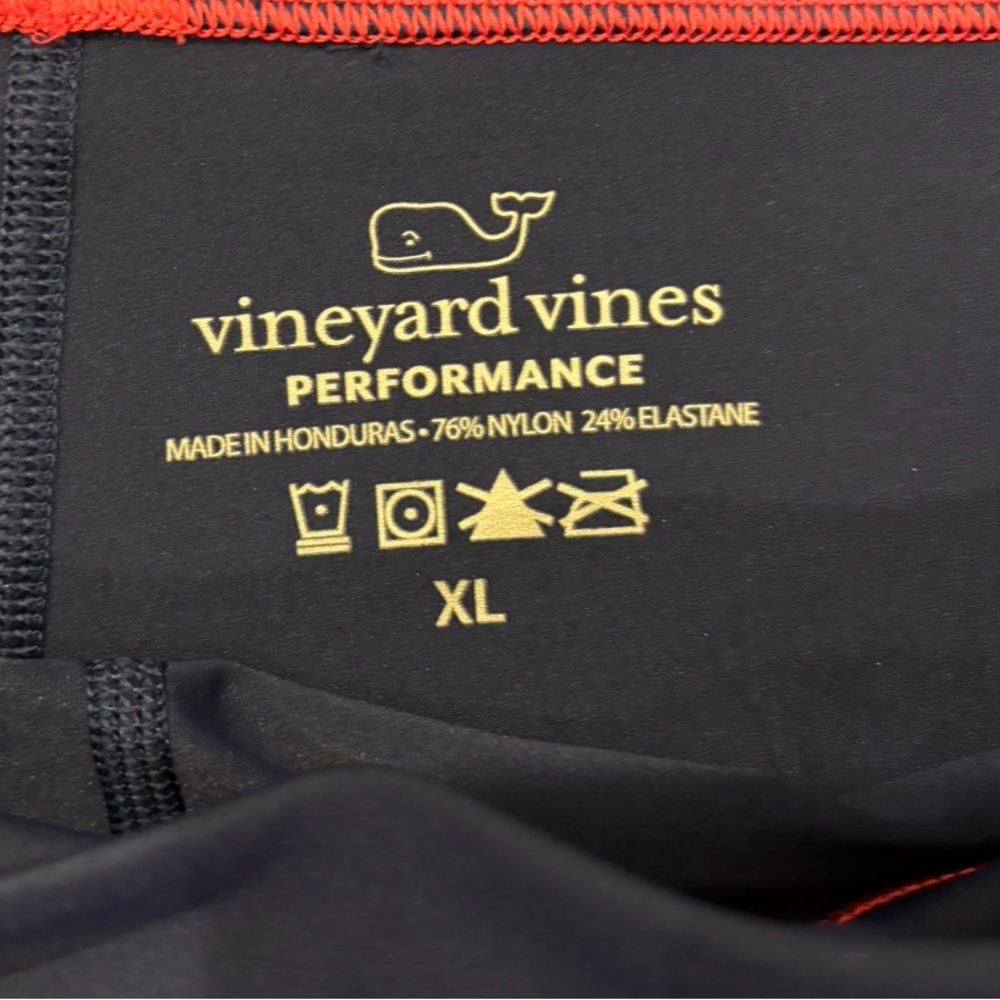 Vineyard Vines Solid Performance Crop Leggings; N… - image 3